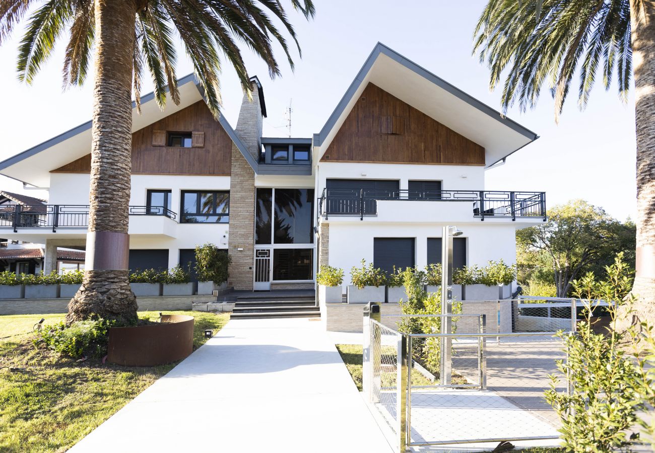 Villa Carmen by Basquelidays  Villa Carmen by Basquelidays