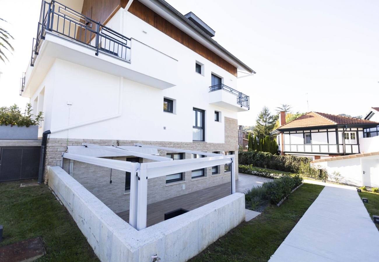 Ama Guadalupekoa by Basquelidays Ama Guadalupekoa by Basquelidays